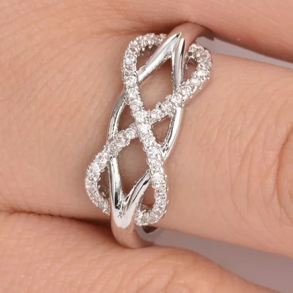 Sterling silver diamond infinity ring - Picture 2 of 4